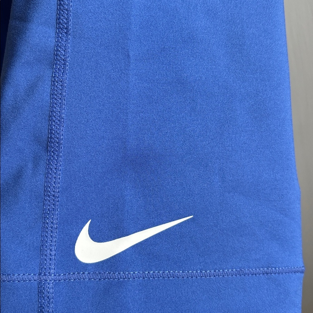Nike Capris Blue Cropped Leggings Size Medium Activewear - Picture 2 of 9